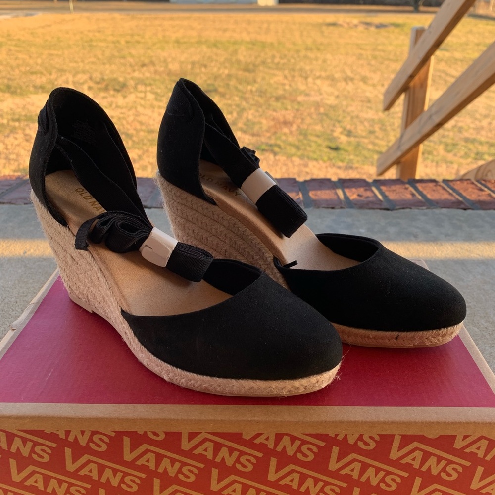 Old Navy lace up wedges